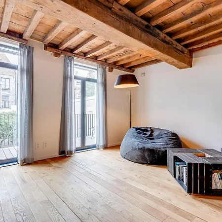 Beautiful Spacious Loft In The Heart Of Apartment